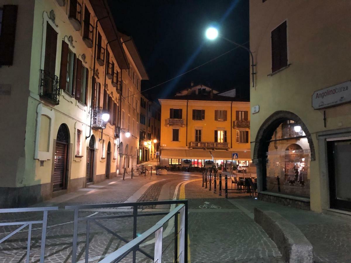 Апартаменты La Via Degli Artisti Арона Экстерьер фото
